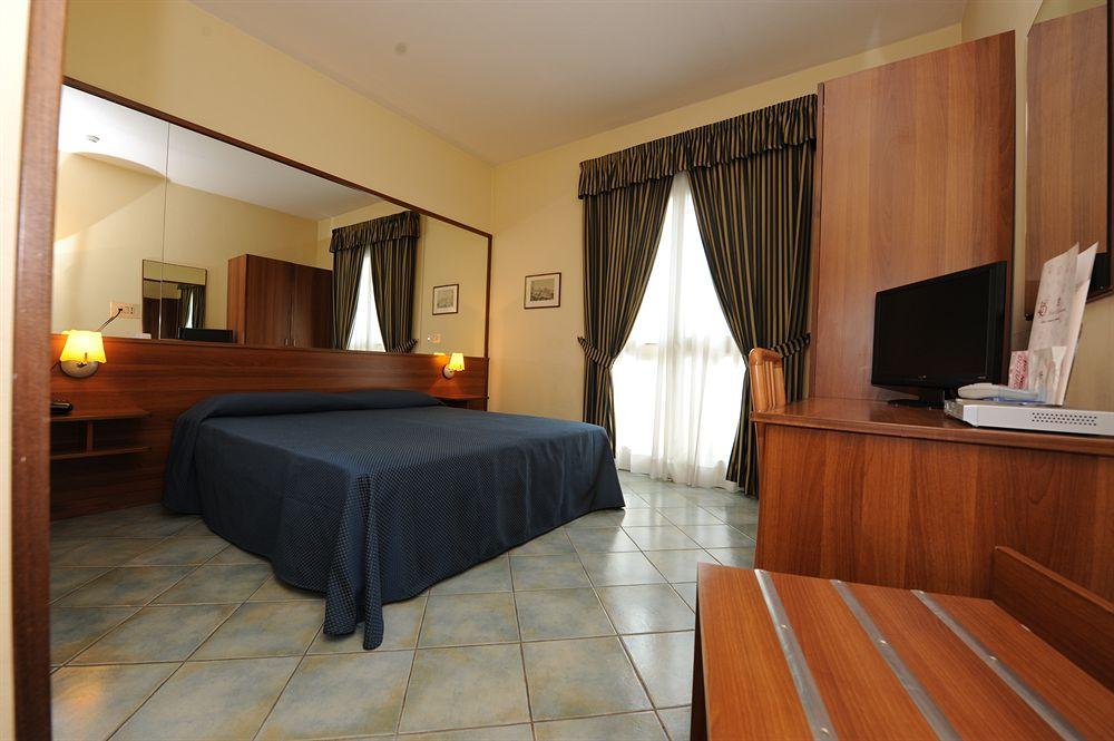 Hotel Palacavicchi Τσιαμπίνο Εξωτερικό φωτογραφία