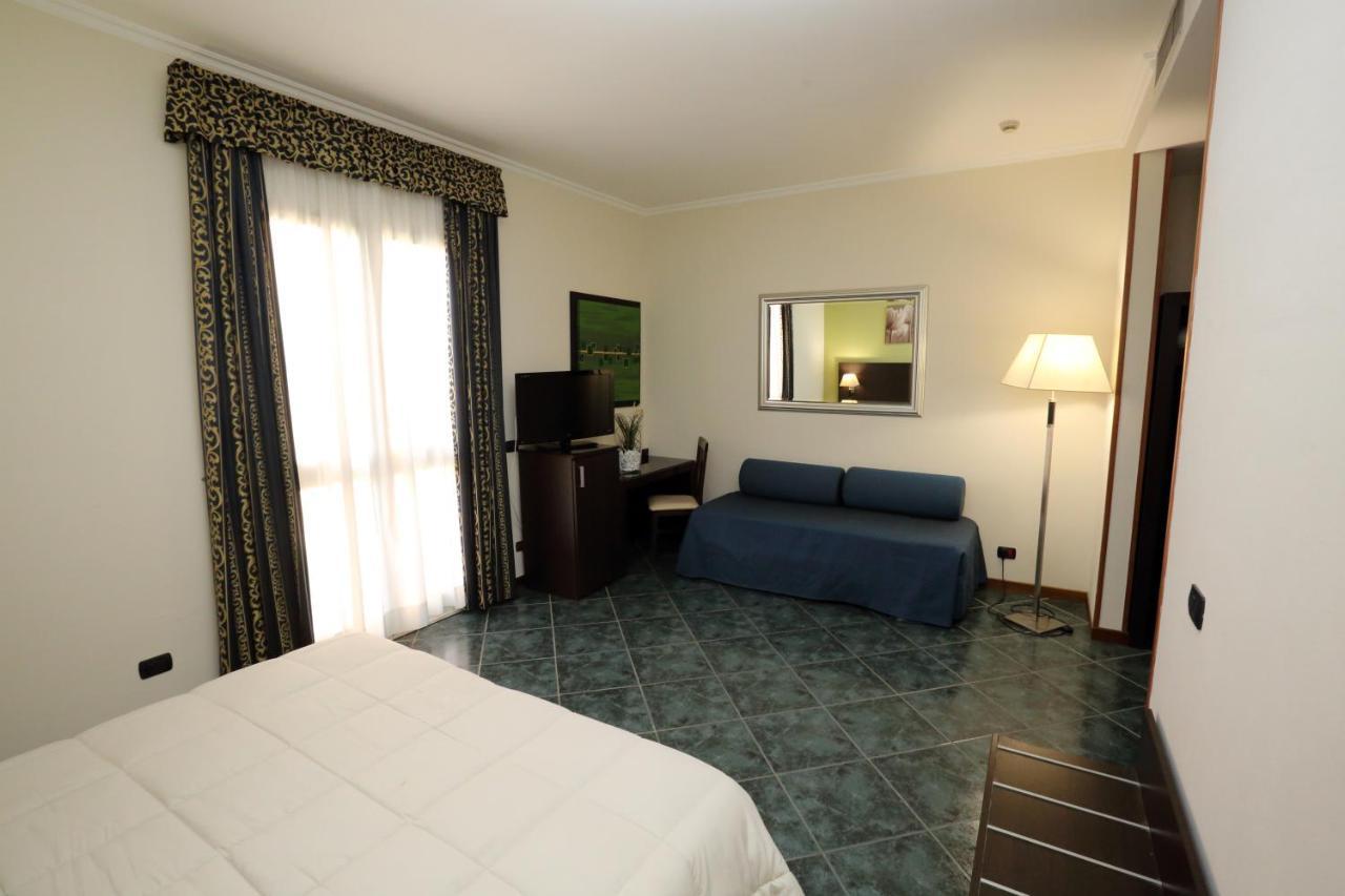 Hotel Palacavicchi Τσιαμπίνο Εξωτερικό φωτογραφία
