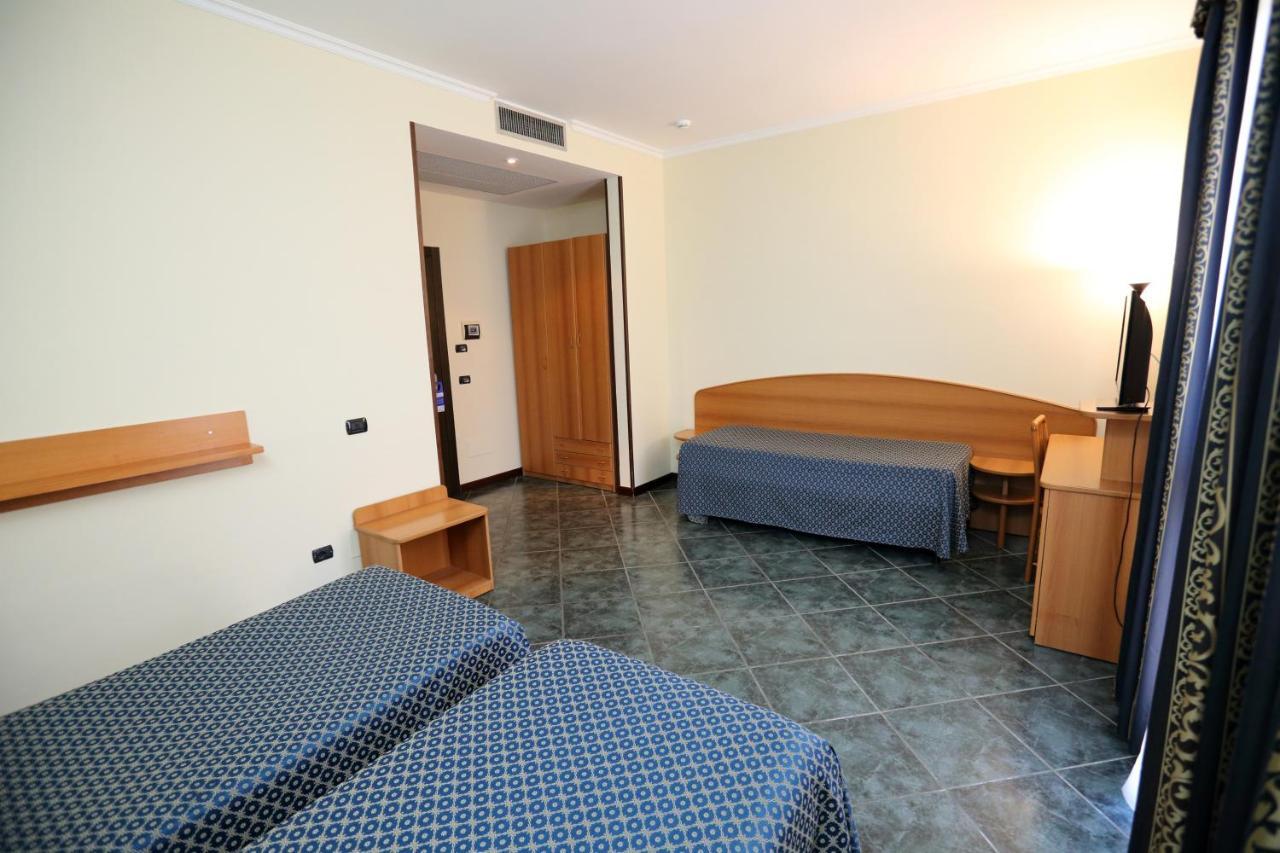 Hotel Palacavicchi Τσιαμπίνο Εξωτερικό φωτογραφία